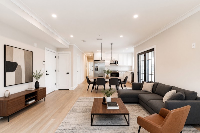 Living area, bay windows at 285 Lamartine Street Unit 2